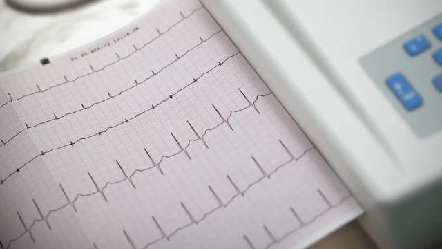 Apixaban vs warfarin in patients with nonvalvular atrial fibrillation receiving dialysis